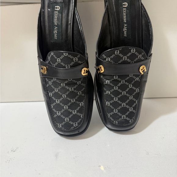 Leather mules, Etienne Aigner, signature logo pattern 
 is an American fashion - Picture 12 of 16